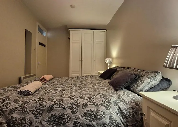 Temple Bar & Apartment *